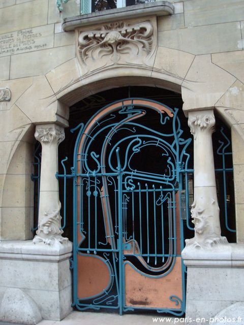 La Porte Du Castel Béranger 14 Rue La Fontaine Paris En Photos